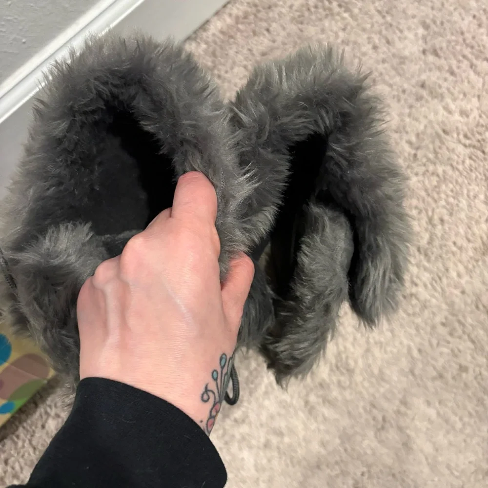 Faux Fur Waterproof Winter Boots - Picture 8 of 9